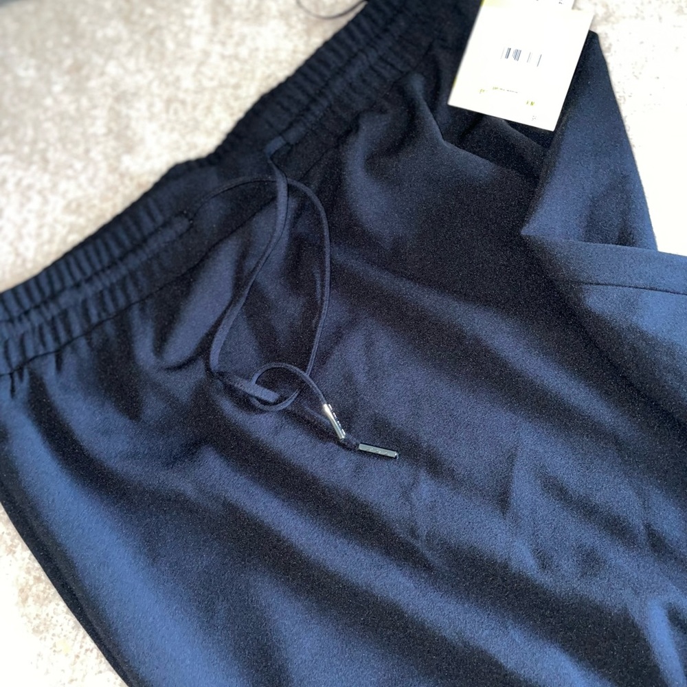 Mid length skirt
